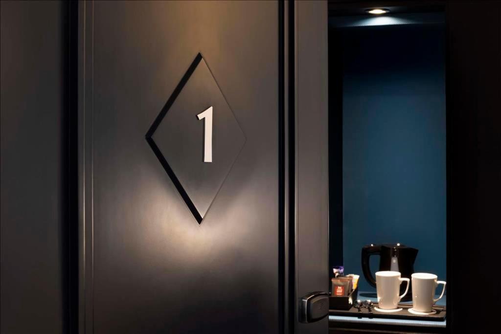 Hotel Gustave Париж Экстерьер фото